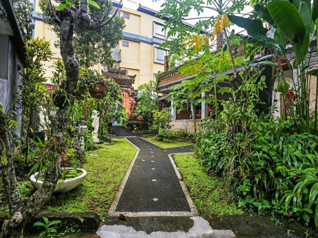 Oyo 90640 Agung Kartini Hotel Ubud